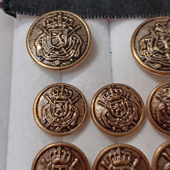 Reed St James Bronze Blazer Buttons 8 2-Large, 6 Smaller - Picture 2 of 3
